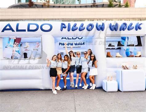 aldo pillow walk pop up.